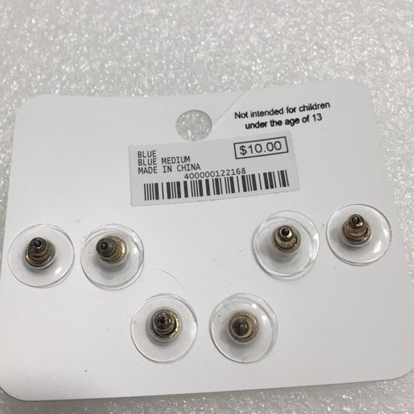 4 Sets of Earrings from Charming Charlie - Picture 5 of 10